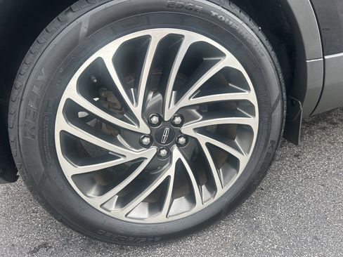 Used 2019 Lincoln Nautilus Reserve image 43