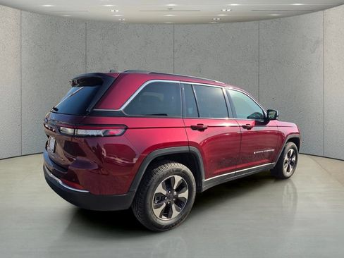 Used 2024 Jeep Grand Cherokee Limited 4xe AWD/4WD image 5