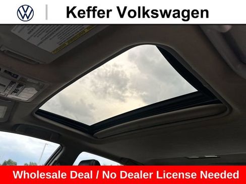 Used 2012 Toyota Camry SE w/ Leather Pkg FWD image 26