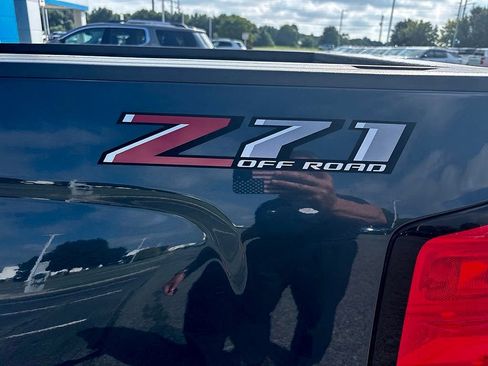 Used 2018 Chevrolet Silverado 1500 LT w/ All Star Edition AWD/4WD image 10