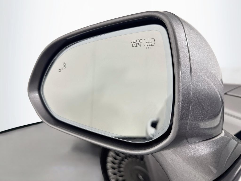 Used 2020 Genesis G90 3.3T Premium RWD image 21