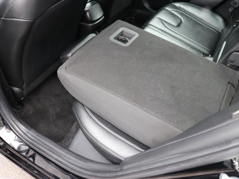 Used 2024 Hyundai Elantra Limited image 24