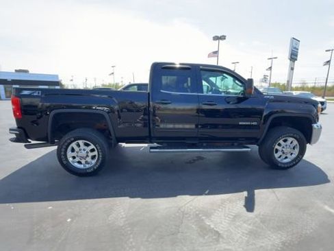 Used 2015 GMC Sierra 2500 SLE w/ SLE Preferred Package AWD/4WD image 9