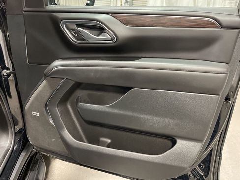 Used 2024 Chevrolet Suburban LT image 10