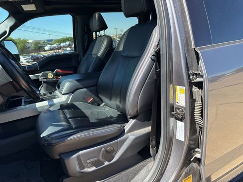 Used 2022 Ford F350 Lariat w/ Black Appearance Package image 15