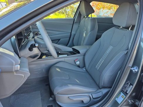 New 2026 Hyundai Elantra SEL Sport FWD image 13