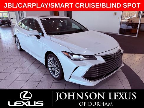 Used 2019 Toyota Avalon Limited image 1