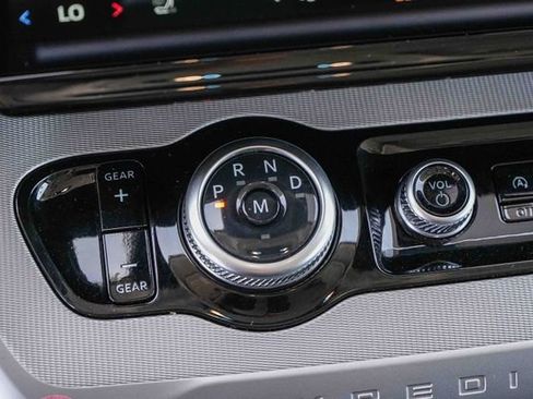 Certified 2025 Ford Expedition Active AWD/4WD image 23