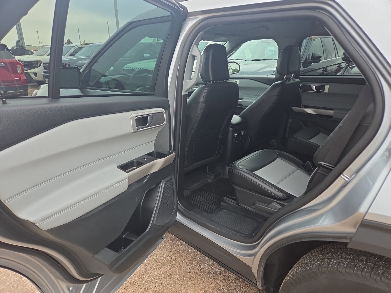 Certified 2023 Ford Explorer XLT w/ Equipment Group 202A AWD/4WD image 44