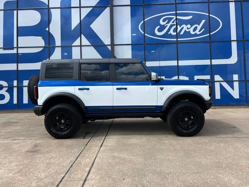 Used 2021 Ford Bronco First Edition AWD/4WD image 4