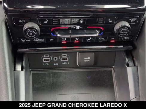 Used 2025 Jeep Grand Cherokee Laredo X w/ Luxury Tech Group I AWD/4WD image 22