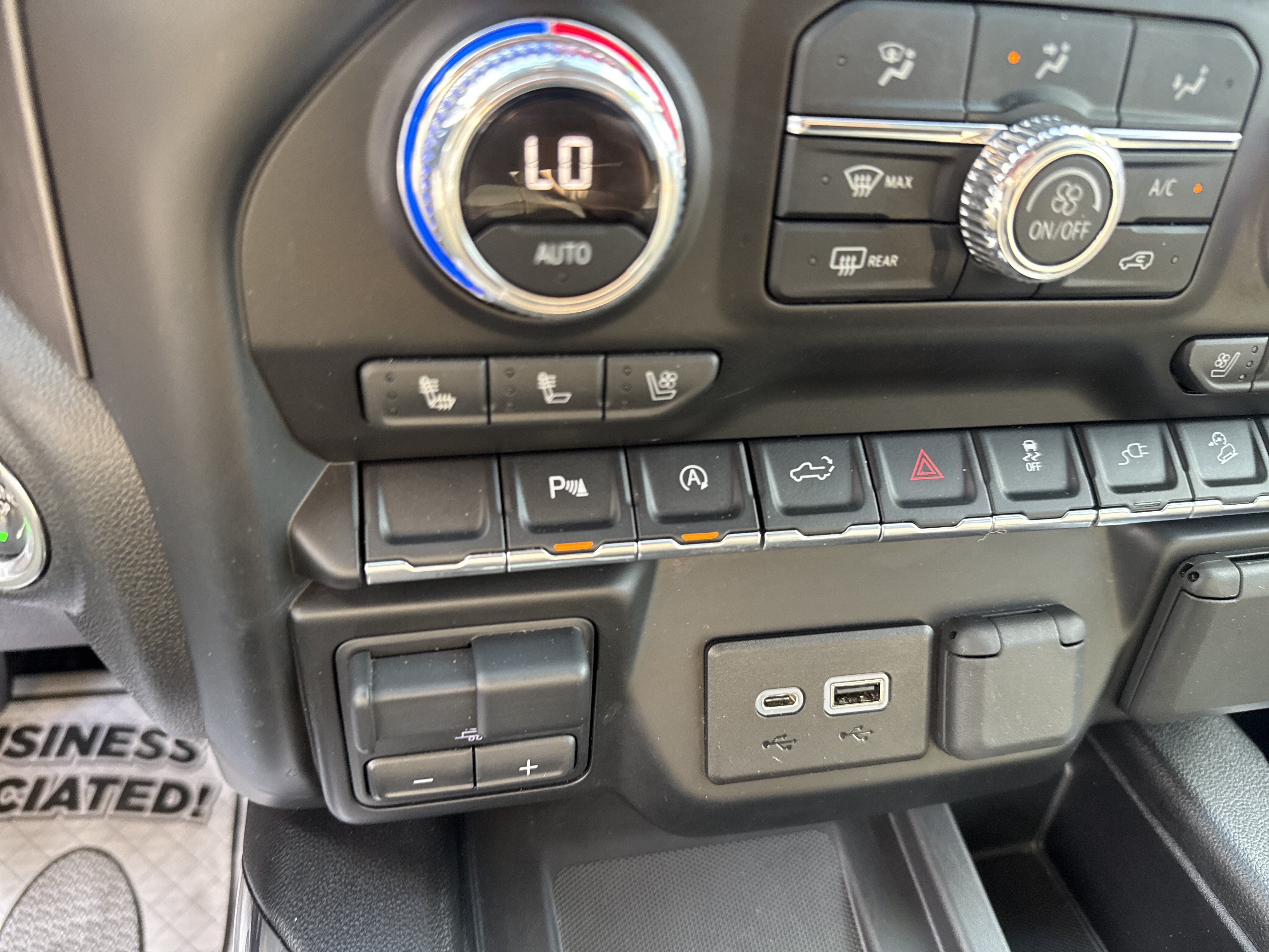 Used 2019 GMC Sierra 1500 AT4 w/ AT4 Premium Package AWD/4WD image 28