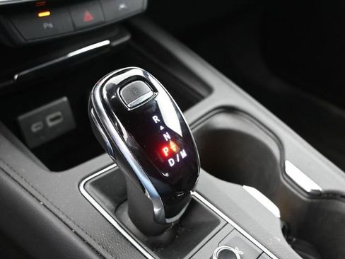 Used 2025 Cadillac XT4 Premium Luxury image 22