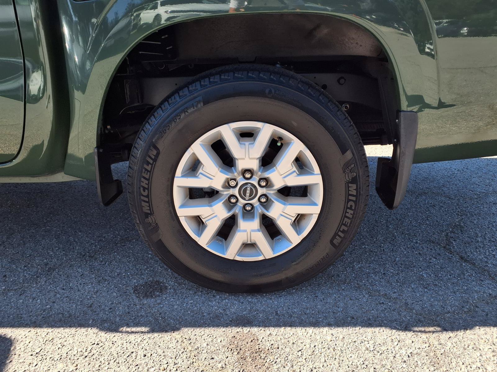 Used 2022 Nissan Frontier SV AWD/4WD image 4