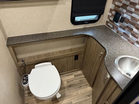 Used 2017 Ford E-450 and Econoline 450 Super Duty w/ Motorhome Prep Package RWD image 64