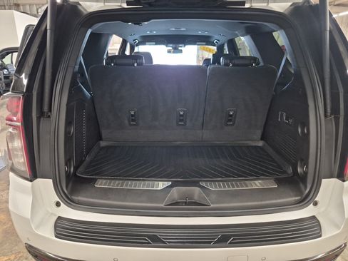 Used 2022 Chevrolet Tahoe RST w/ Sport Performance Package RWD image 18