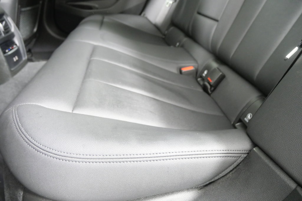 Used 2021 BMW 330i Sedan w/ Premium Package RWD image 16
