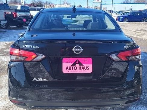 Used 2023 Nissan Versa SV image 17