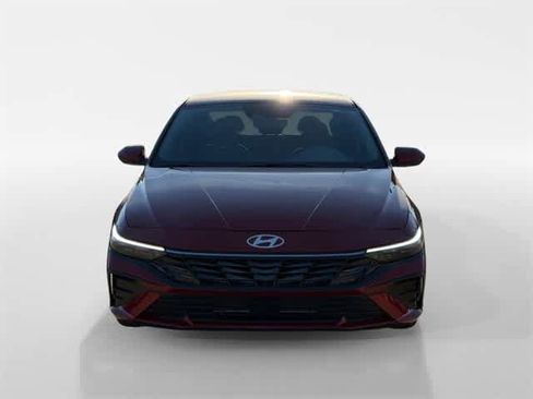 Certified 2025 Hyundai Elantra SEL image 8