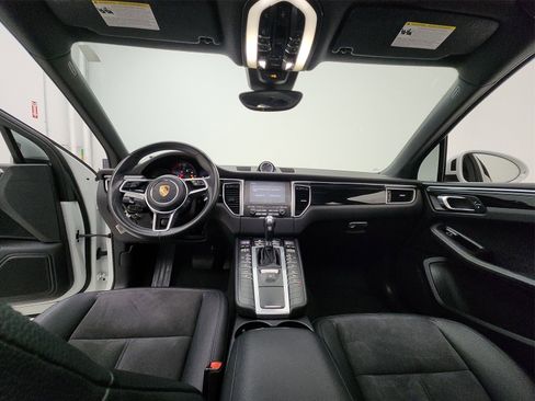 Used 2018 Porsche Macan image 22