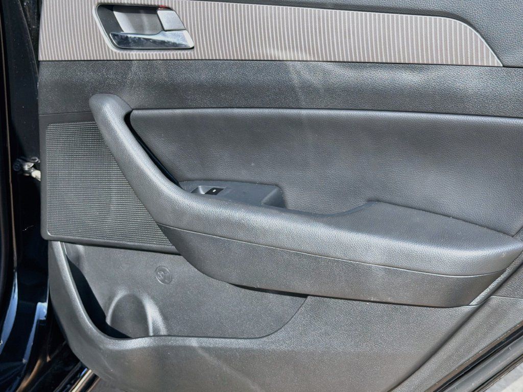 Used 2018 Hyundai Sonata Limited FWD image 30