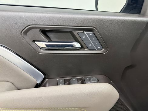 Used 2024 Chevrolet Colorado ZR2 w/ ZR2 Convenience Package III image 30