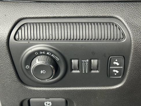 Used 2024 Jeep Wagoneer L Series III w/ Flexible Seating Group AWD/4WD image 21