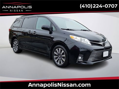 Used 2020 Toyota Sienna XLE image 1