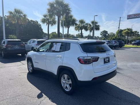 Used 2022 Jeep Compass Latitude FWD image 8