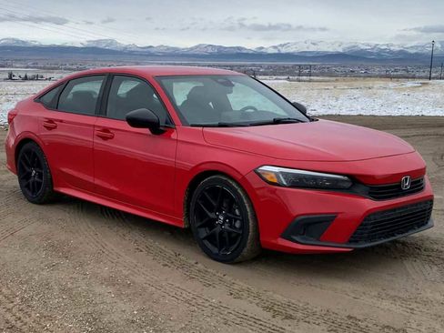 Used 2022 Honda Civic Sport image 2