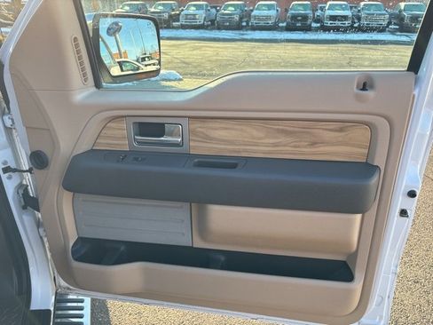 Used 2011 Ford F150 Lariat w/ Lariat Chrome Pkg image 26