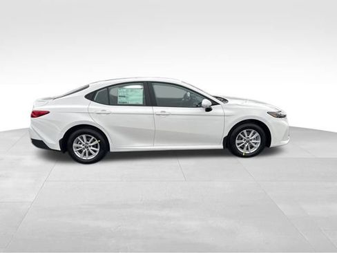 New 2026 Toyota Camry LE image 7