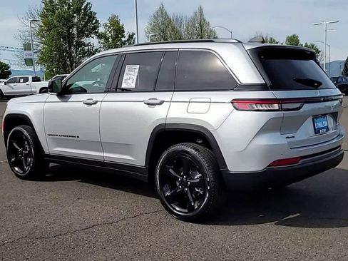 New 2026 Jeep Grand Cherokee Limited AWD/4WD image 6