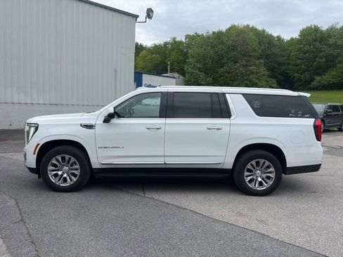 Used 2025 GMC Yukon XL Denali AWD/4WD image 9