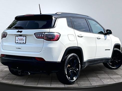 Used 2018 Jeep Compass Latitude FWD image 5