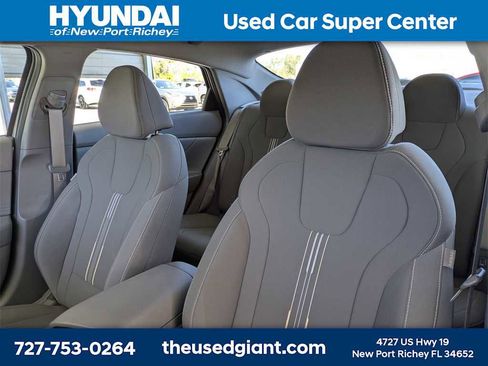 Used 2023 Hyundai Elantra SEL w/ Preferred Accessory Package image 7