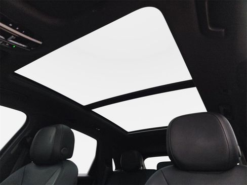 Used 2022 Porsche Cayenne image 34