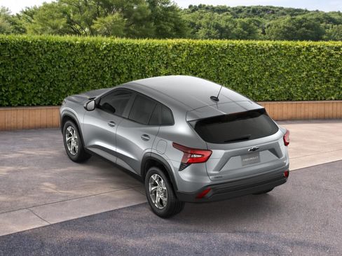 New 2026 Chevrolet Trax LS image 2