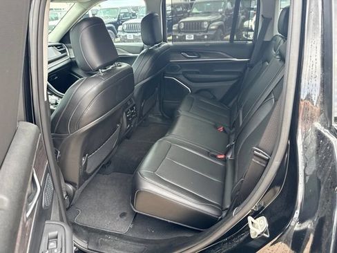 Used 2023 Jeep Grand Cherokee 4WD 4xe w/ Luxury Tech Group II image 9
