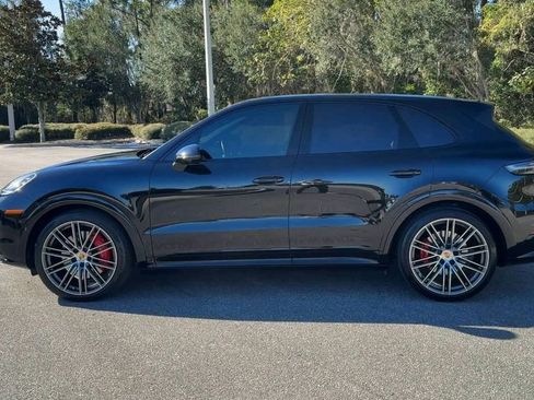 Used 2023 Porsche Cayenne GTS image 5