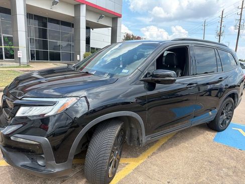Used 2021 Honda Pilot Black Edition image 3