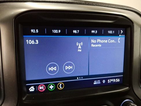 Used 2021 Chevrolet Silverado 2500 LT w/ Convenience Package image 22