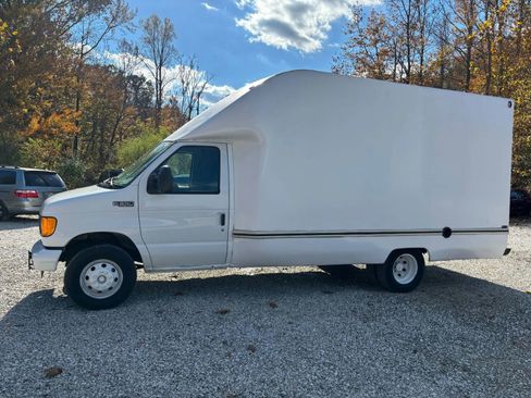 Used 2003 Ford E-350 and Econoline 350 Super Duty image 8