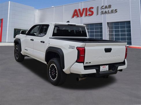 Used 2025 Toyota Tacoma TRD Off-Road image 3