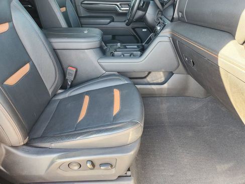 Used 2024 GMC Sierra 2500 AT4 w/ AT4 Premium Plus Package image 17