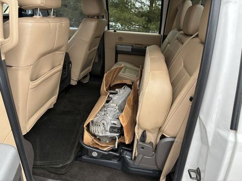 Used 2013 Ford F250 Lariat w/ Chrome Pkg image 18