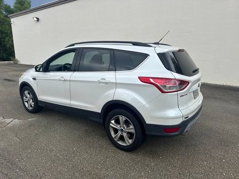 Used 2016 Ford Escape SE w/ Equipment Group 201A FWD image 3