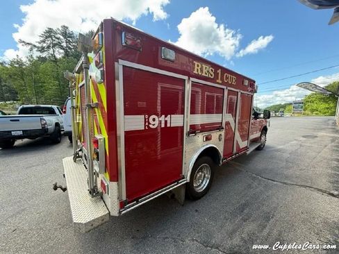 Used 2003 Ford F550 4x4 Regular Cab Super Duty image 6