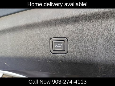 Used 2023 Chevrolet Suburban Premier image 29