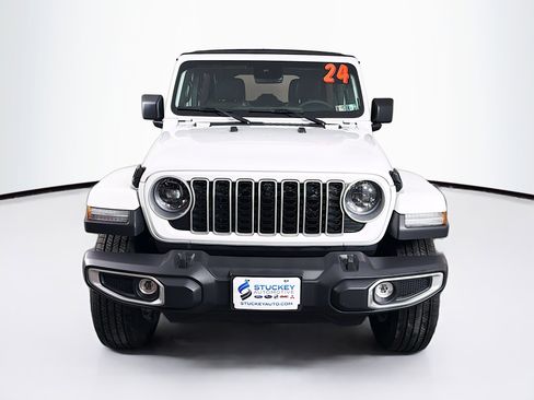 Used 2024 Jeep Wrangler Sahara w/ Technology Group image 3